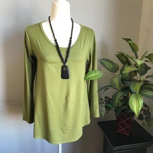 Green LS T-shirt EUC Medium